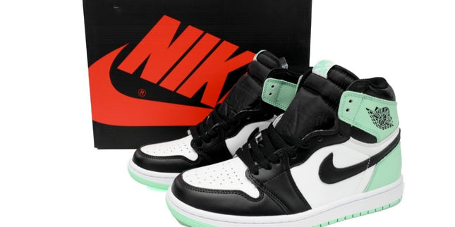 Air Jordan 1 Retro High OG "Green Glow