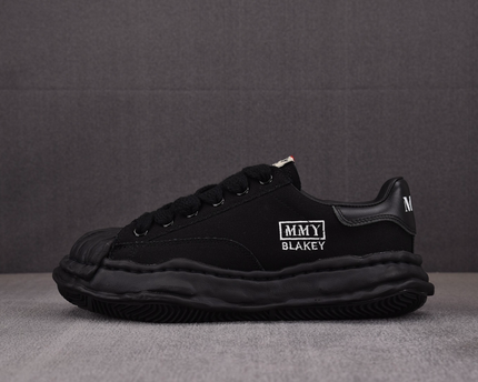 Miharas Black