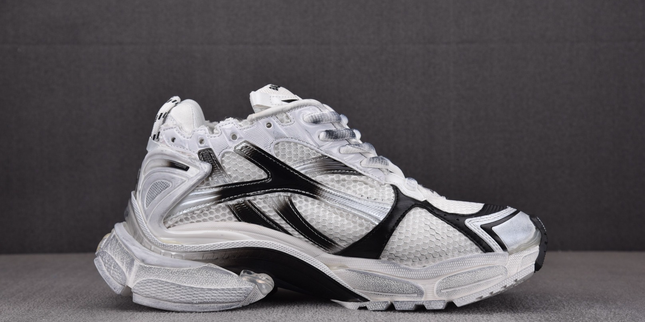 Balenciaga Runner