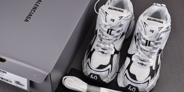 Balenciaga Runner