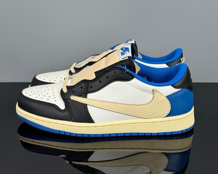 Jordan 1 Retro Low OG SP Fragment x Travis Scott