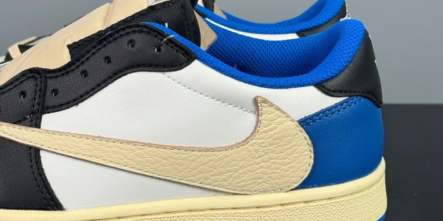 Jordan 1 Retro Low OG SP Fragment x Travis Scott