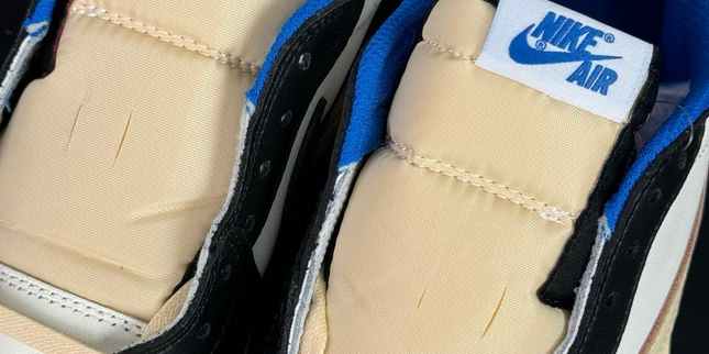 Jordan 1 Retro Low OG SP Fragment x Travis Scott