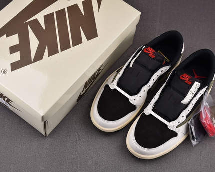 JORDAN 1 LOW TRAVIS SCOTT