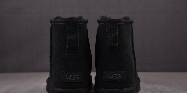 UGG