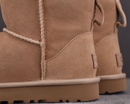 UGG