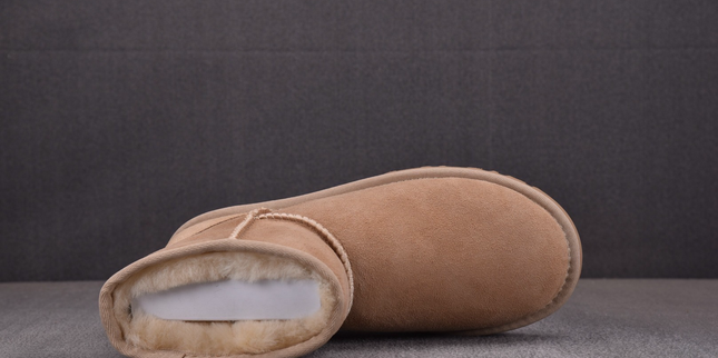 UGG