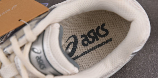 ASICS GEL-Kinsei White Gold Athletic Running Shoes