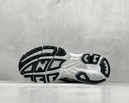 ASICS GEL-Quantum Grey Silver Performance Sneakers