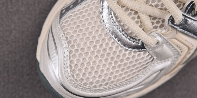 ASICS GEL-Kinsei White Gold Athletic Running Shoes